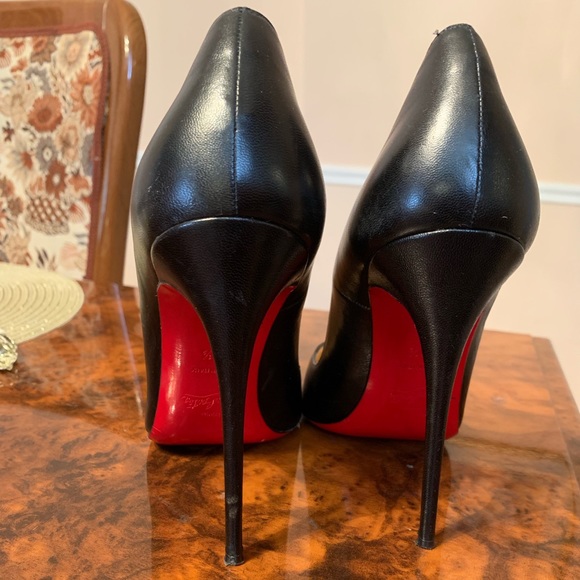Christian Louboutin red bottoms “So Kate” - Picture 3 of 8